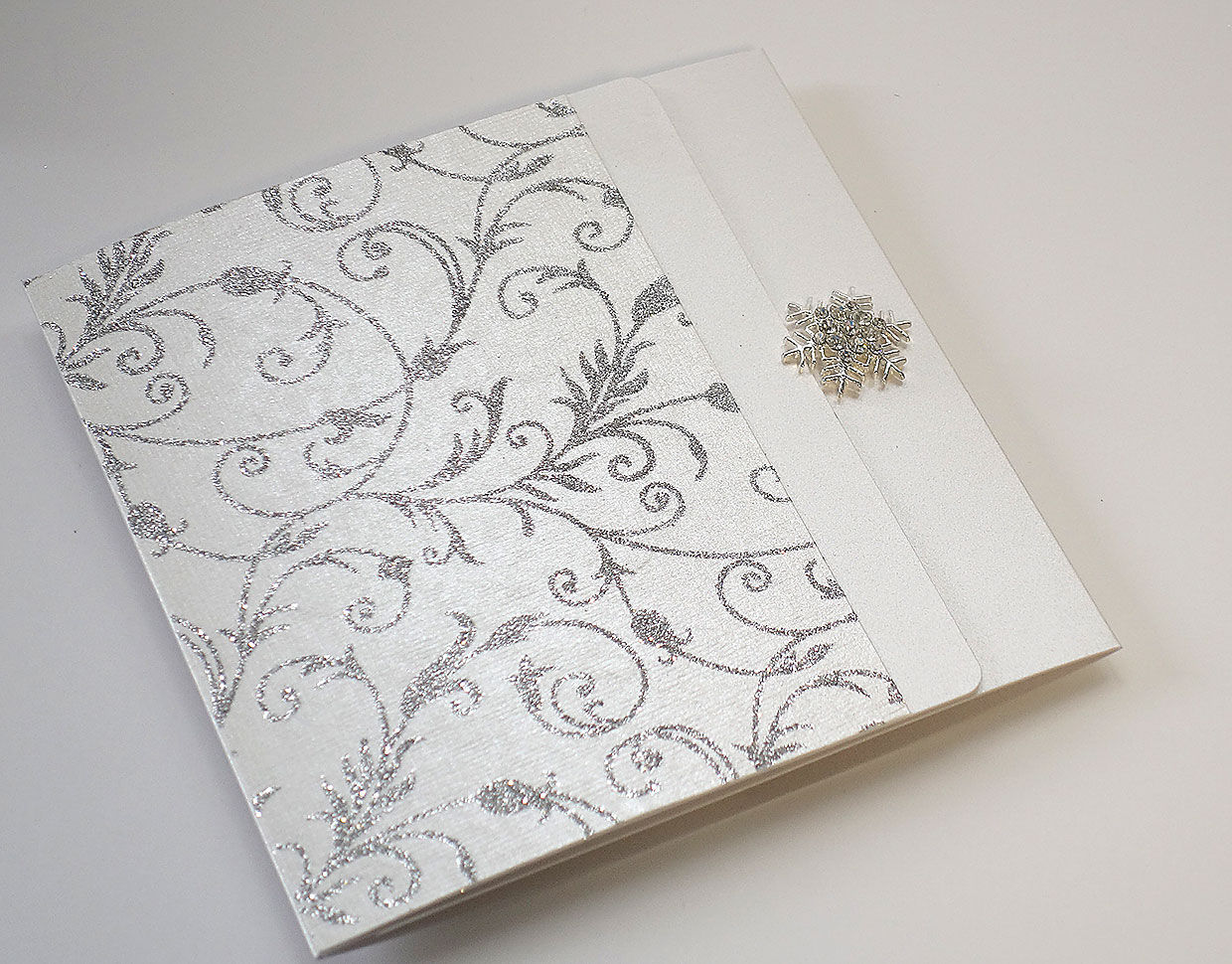 /uploads/sub/85002_silver_vivaldi_snowflake_wedding_invite.jpg